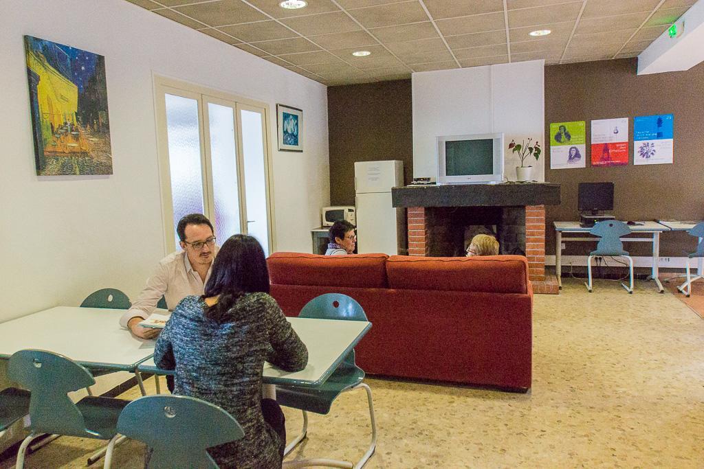 Ymca Villeneuve Les Avignon Villeneuve-les-Avignon Bagian luar foto