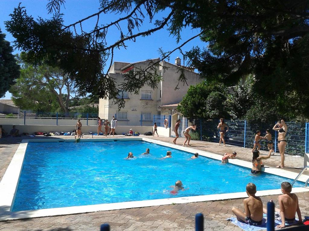 Ymca Villeneuve Les Avignon Villeneuve-les-Avignon Bagian luar foto